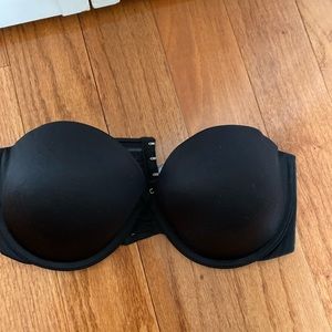 Strapless push up black bra